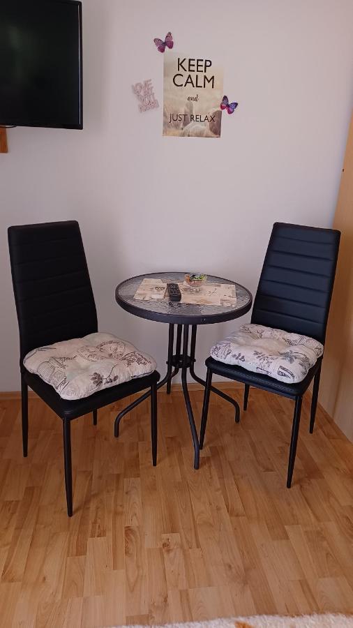 Apartmani Mary ドゥギ・ラット エクステリア 写真