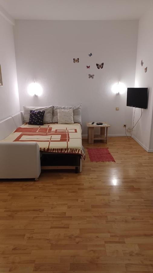 Apartmani Mary ドゥギ・ラット エクステリア 写真