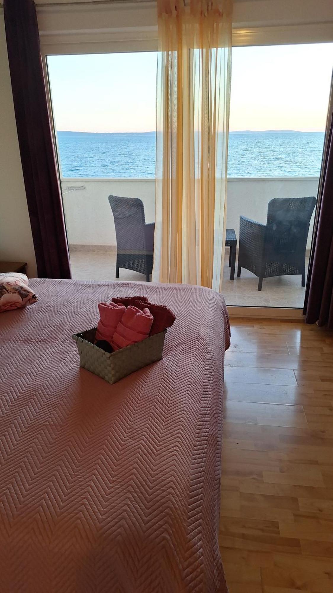 Apartmani Mary ドゥギ・ラット エクステリア 写真